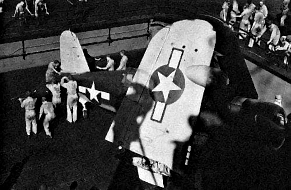 Double montage 1/48 : [bases Hobby Boss et Tamiya] Chance-Vought F4U-1 & F4U-2 Corsair "Birdcage"    00511