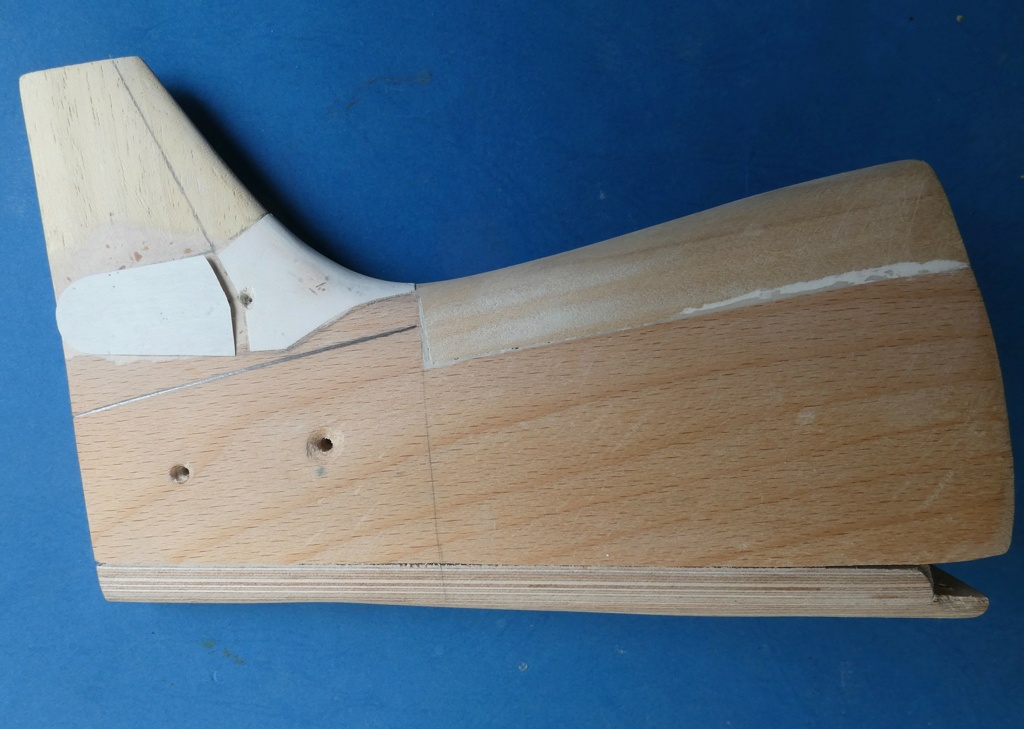Morane-Saulnier MS.475 Vanneau au 1/16 scratch intégral en bois massif sculpté : fuselage arrière et empennage - Page 6 10221