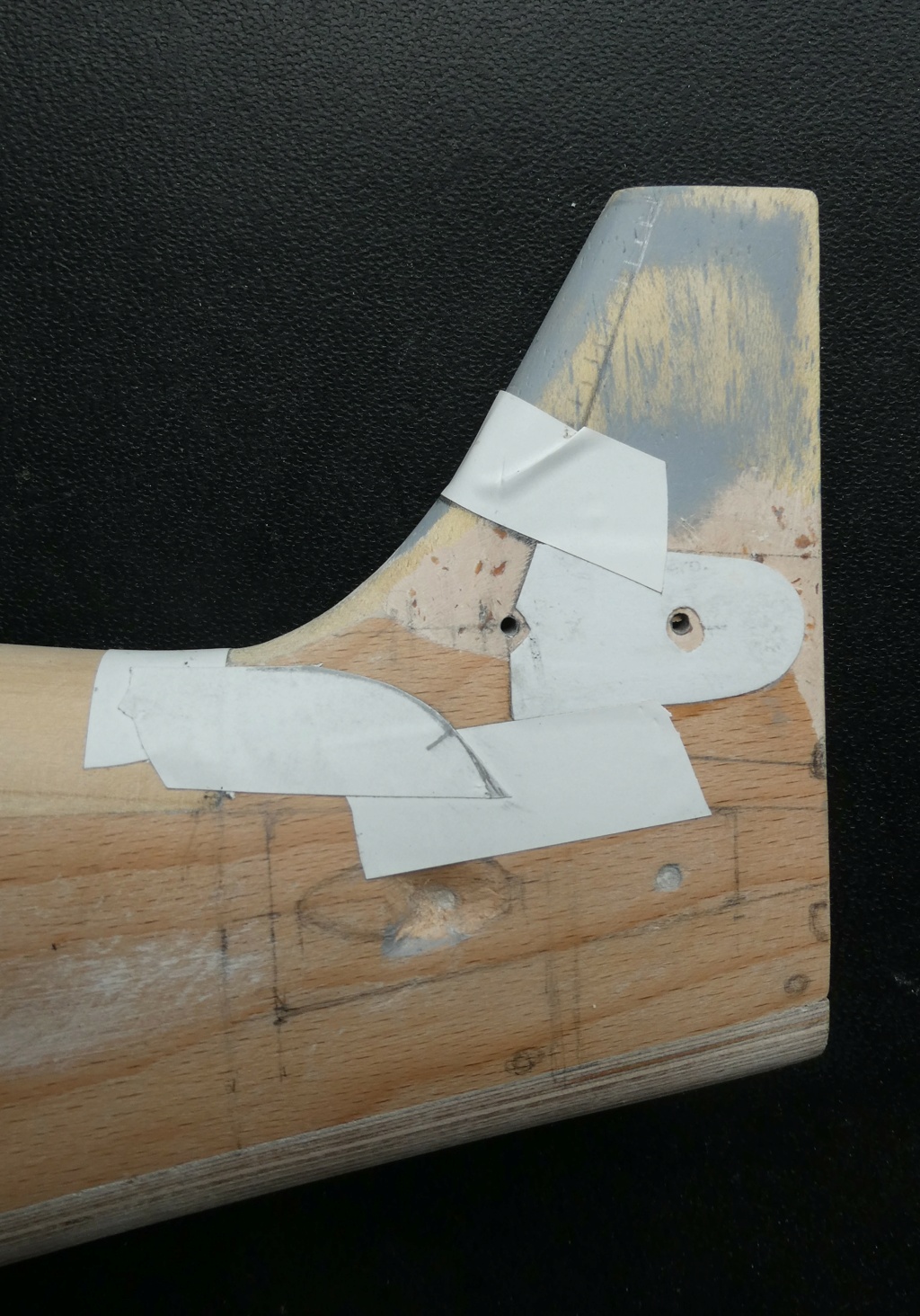 Morane-Saulnier MS.475 Vanneau au 1/16 scratch intégral en bois massif sculpté : fuselage arrière et empennage - Page 6 10620