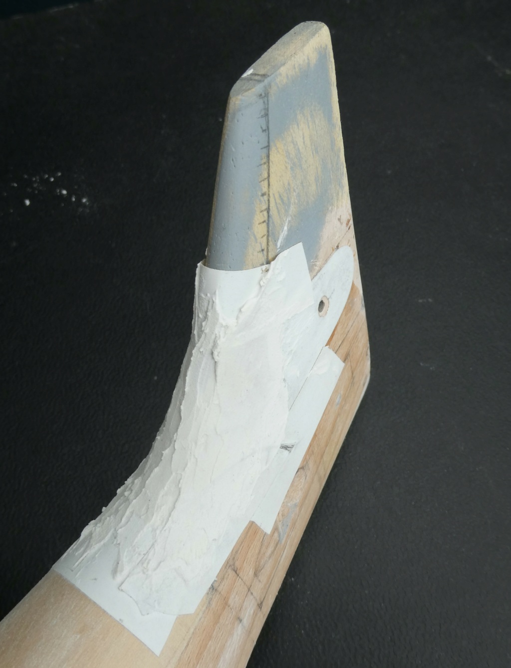 Morane-Saulnier MS.475 Vanneau au 1/16 scratch intégral en bois massif sculpté : fuselage arrière et empennage - Page 6 11221