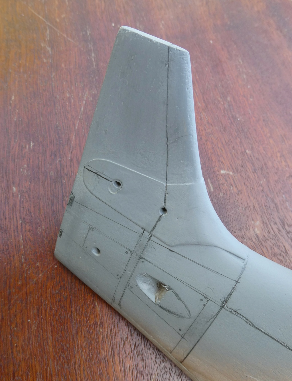 Morane-Saulnier MS.475 Vanneau au 1/16 scratch intégral en bois massif sculpté : fuselage arrière et empennage - Page 6 12120