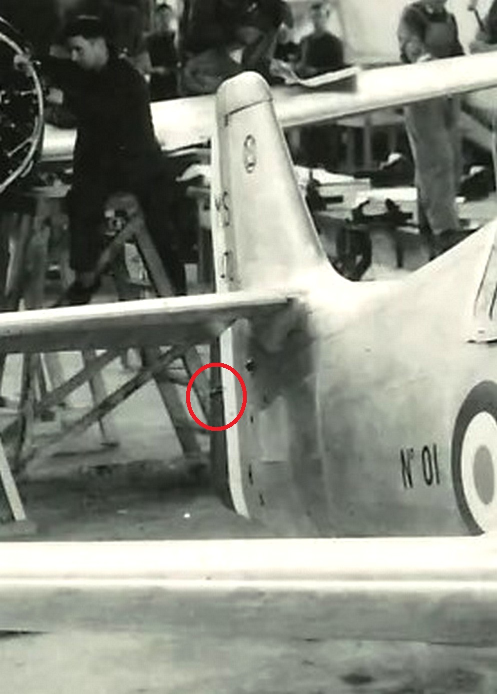 Morane-Saulnier MS.475 Vanneau au 1/16 scratch intégral en bois massif sculpté : fuselage arrière et empennage - Page 6 8823