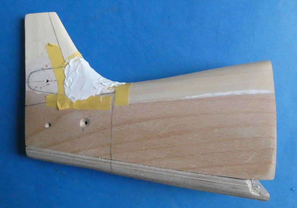 Morane-Saulnier MS.475 Vanneau au 1/16 scratch intégral en bois massif sculpté : fuselage arrière et empennage - Page 6 9523