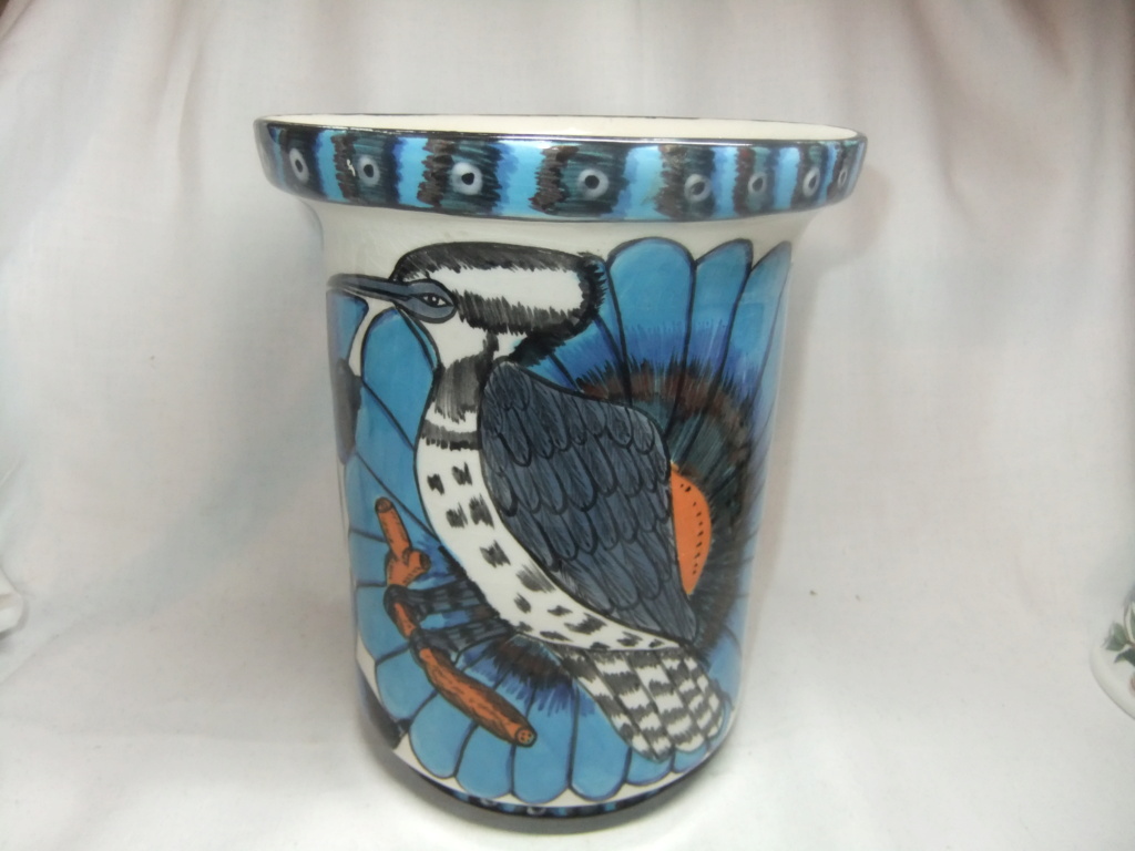 Colourful Bird Vase - Any info on Leonard Or Country of origin? Dscf0323