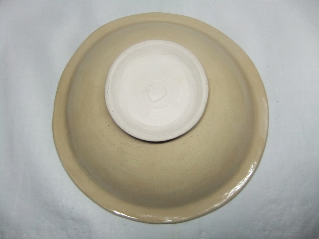 White Speckled Bowl/Dish - Triple R? Dscf6013