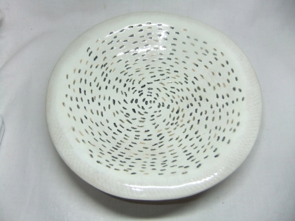 White Speckled Bowl/Dish - Triple R? Dscf6014