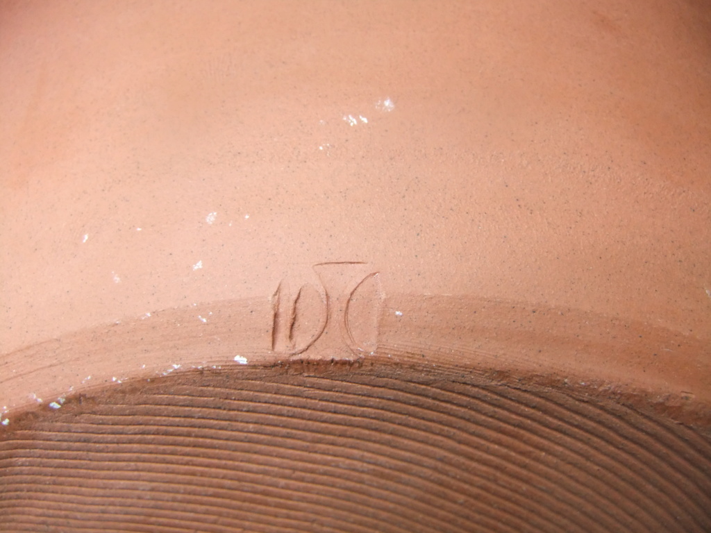 DC mark on bird decorated bowl (not Daphne Carnegy) Dscf8214