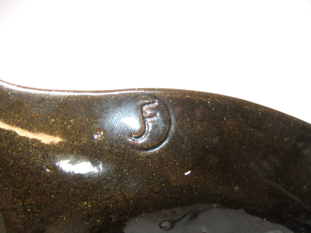 Anyone recognize the mark on this spoon rest? JF mark Dscf9012