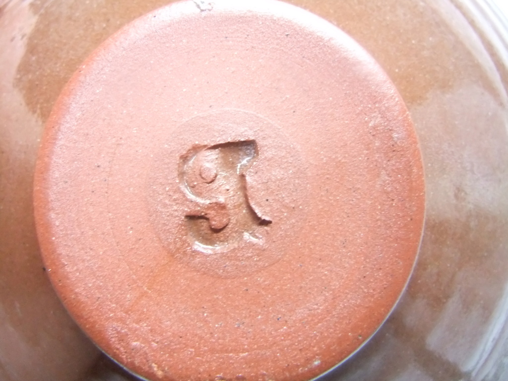 Unusual pottery Honey? dish marked G? Dscf9855