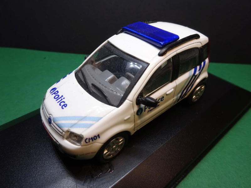 ma collection voiture police et gendarmerie du monde au 1/43 Dsc08673