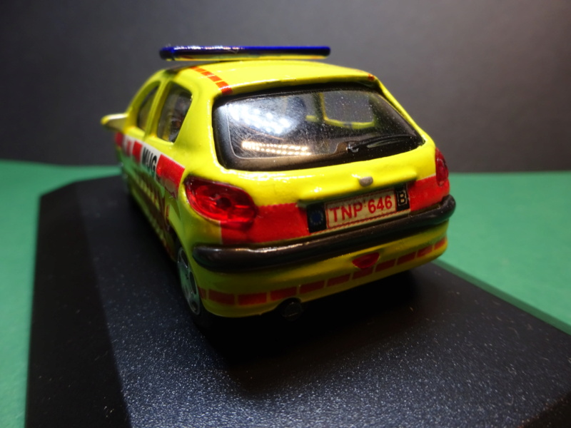 ma collection ambulance-pompiers 1/43 Dsc08763