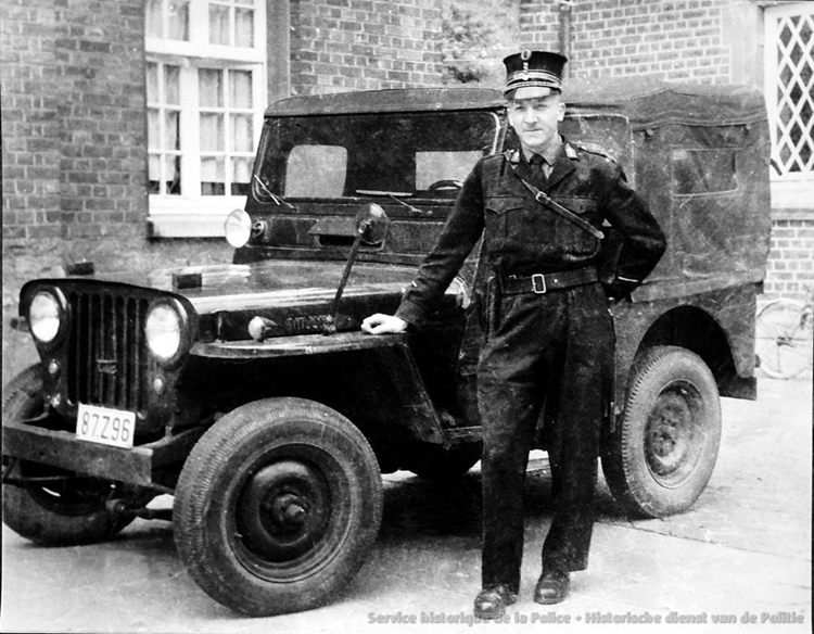 jeep gendarmerie belge kit meng 1/35 Police10