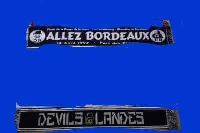 Je recherche des écharpes ultramarines où Devils Bordeaux  Recei171