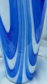 Help needed to identify this big blue and white vase 20230523