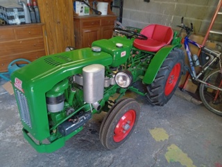 voila ce que j ai trouver un tracteur agria Img_2014