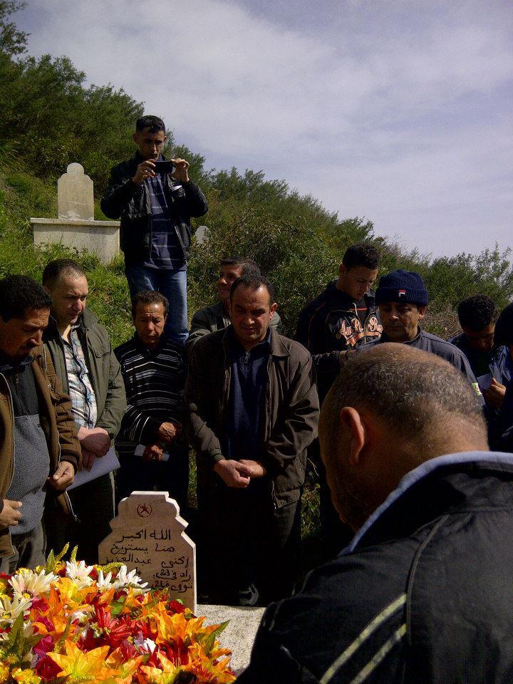 Journée contre l oubli à Imdane (Tizi n Berber )recueillement sur la tombe d Ikni Aziz. 147
