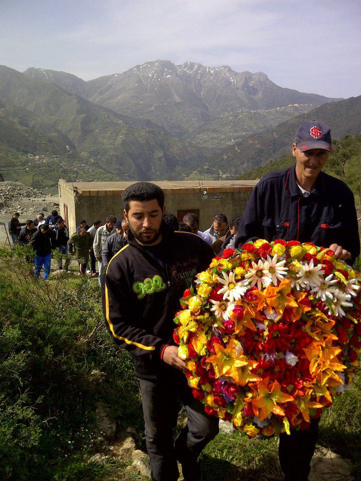 Journée contre l oubli à Imdane (Tizi n Berber )recueillement sur la tombe d Ikni Aziz. 515