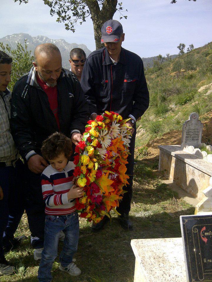 Journée contre l oubli à Imdane (Tizi n Berber )recueillement sur la tombe d Ikni Aziz. 713