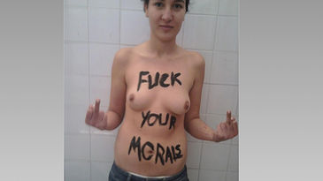 Amina Tyler: Tunisian Girl Outrages Islamic Authority With Nude Facebook Photos  Amina_10