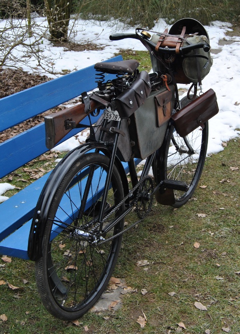 Vélo militaire suisse 1915 (avant-après) Dsc_0025