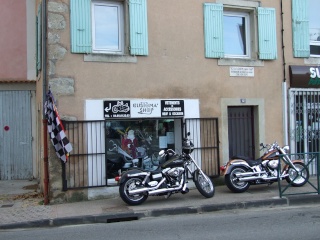 Customa Shop ...un magasin pour biker's ..... Custom11