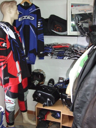 Customa Shop ...un magasin pour biker's ..... Custom15