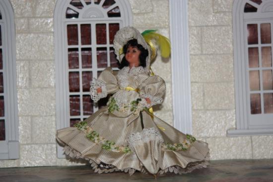  La plus belle poupée folklorique (du 24 février au 24 mars 2013) Poupae10