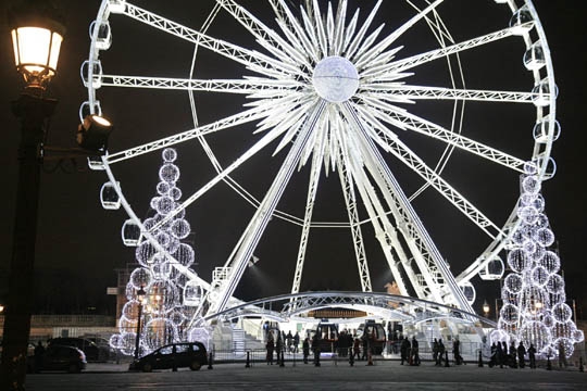 Paris aux lumires de Nol Grande10