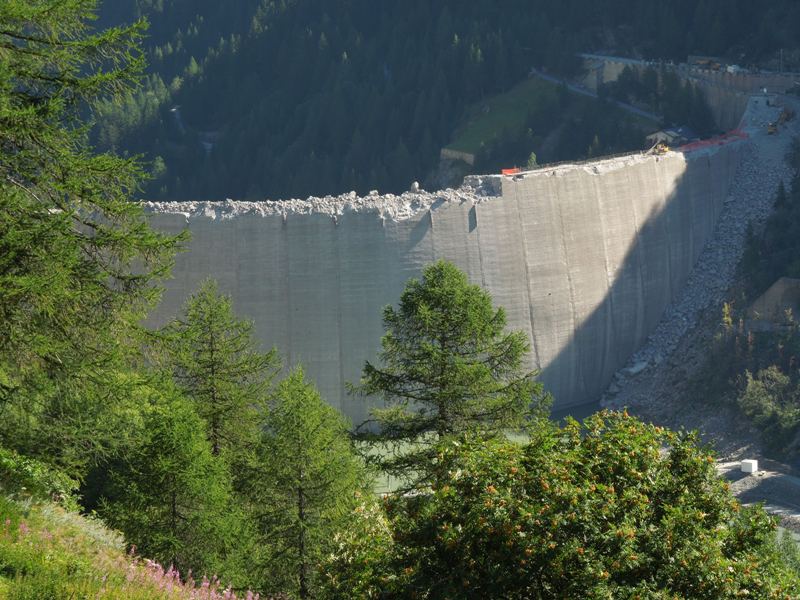 barrage - L'étrange destin du barrage de Beauregard (Val d'Aoste, Italie) Barrag14