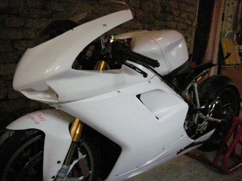 DUCATI 1198S pour 2011, en piste..... 15_02_12