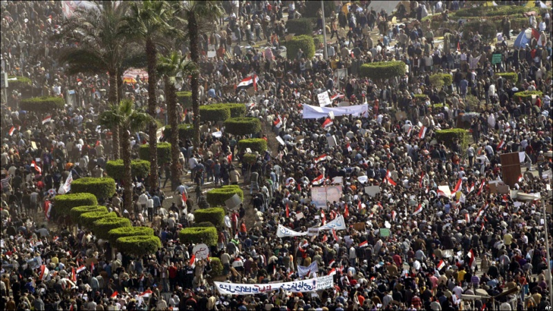 بالصور: "معارك" ميدان التحرير 1014