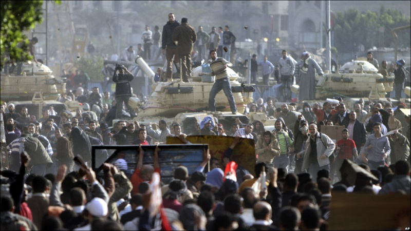 بالصور: "معارك" ميدان التحرير 1611