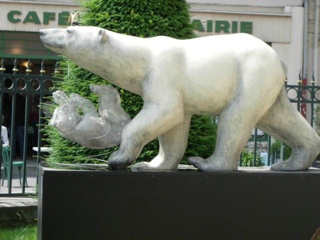 l'OURS dans la sculpture - Page 6 2008_015