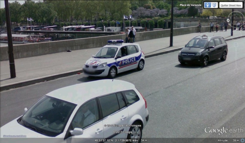 STREET VIEW : véhicules de police du monde - Page 8 Megane10