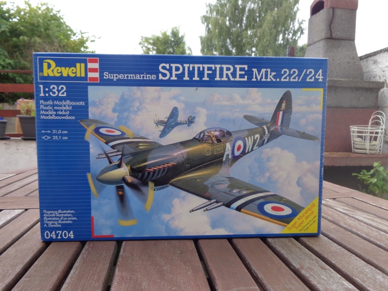 Supermarine Spitfire Mk. 24 Mise a jour 20.10.13 Dsc00931