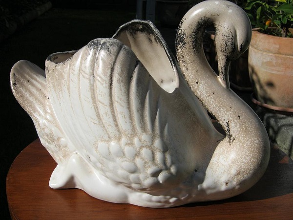 Crown Lynn Speckle Glaze Large Swan Swan_s10