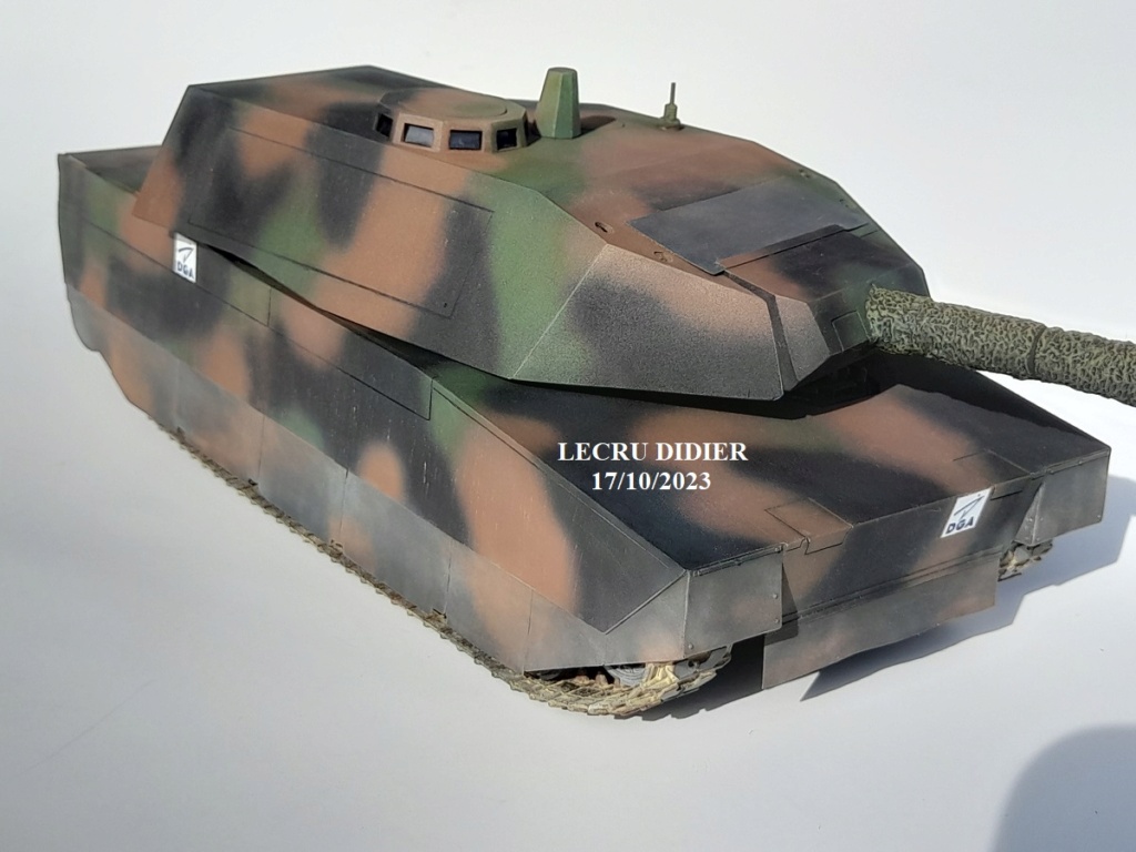 AMX 30 B2 canon de 105 char de combat DFC ( Démonstrateur Furtif Chenillé ) Réf 81137 20231016