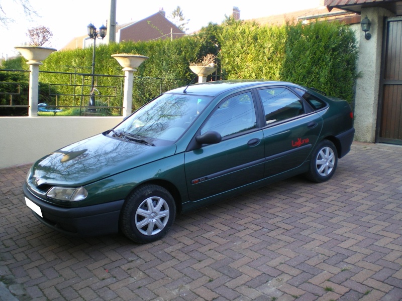 [Lex] Mégane II coupé [les parents : une estate!!] Lag10