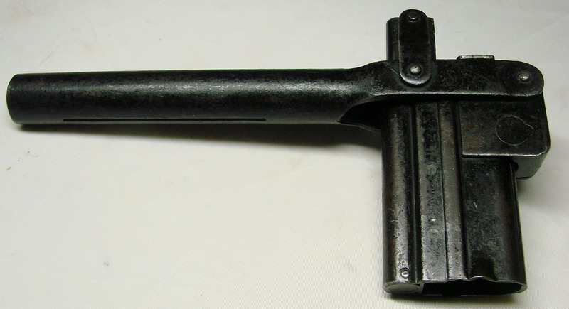 La P-Kasten : accessoire du luger dit d'artillerie (ou LP14) et du MP18/1 Bing_c15