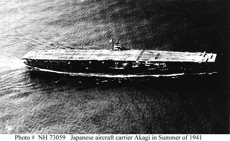 Les porte-avions japonais Akagi110