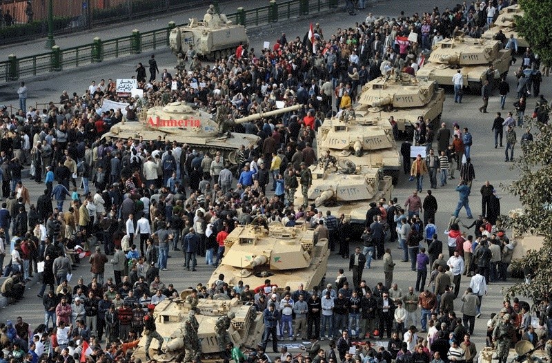 الجيش مصر في ورطة مع الشعب لا مع الحكومة لا والجمعة يوم الرحيل Animat11