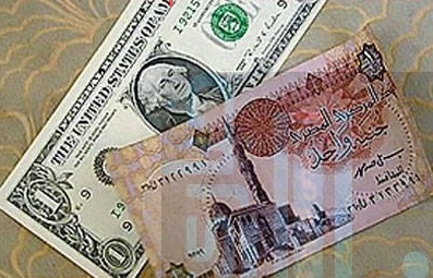 نقص السيولة الدولار بالبنوك المركزي المصري بعد استرجاع قطر ملياري دولار! Dolar10