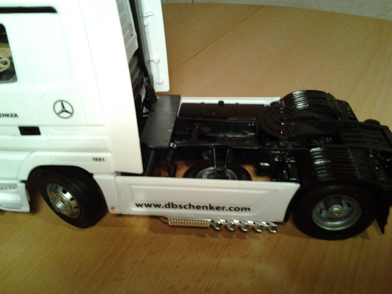 Italeri Mercedes Benz Actros mit 2x20" Container Foto0312