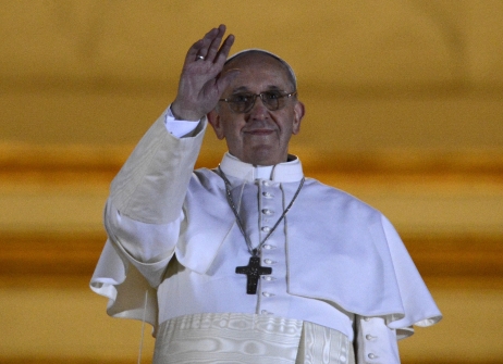 Fumée Blanche! HABEMUS PAPAM! Nous avons un Pape! François! - Page 2 Rtr3ex10