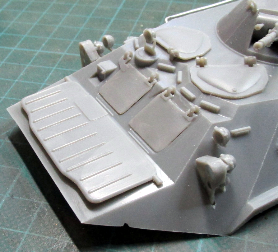 DRAGON 1/35 - BTR-80 ukrainien Img_3959