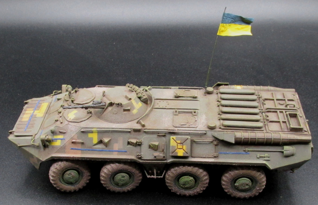 DRAGON 1/35 - BTR-80 ukrainien - Page 2 Img_4054