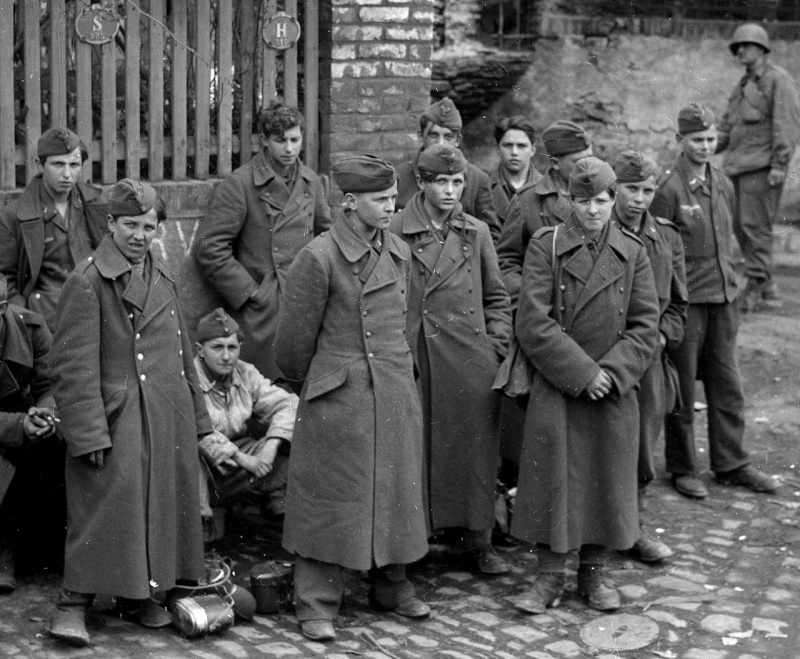 Wehrmacht's teenagers... 86950712