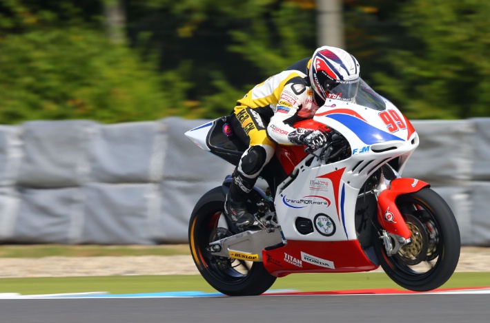 [Moto2] TransFIORmers (Projet Boudinot) - Page 13 Pa139411