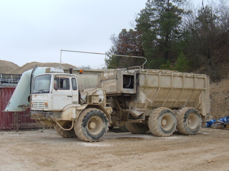 Chantier  de construction de chemins pour pose d'éoliennes. Couseg24