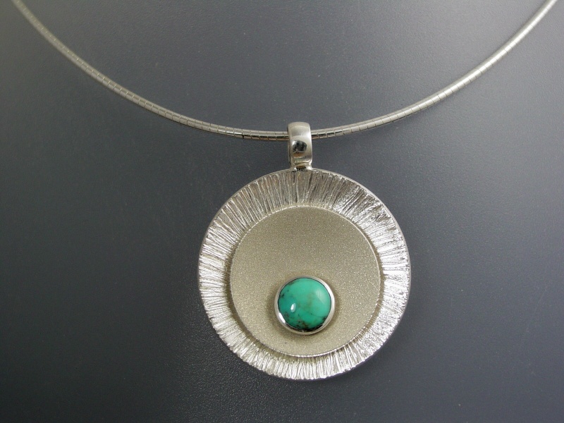 Collier mat brillant turquoise Dsc01110